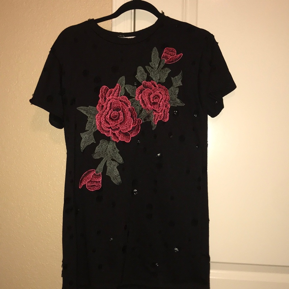 Rose embroidered t-shirt